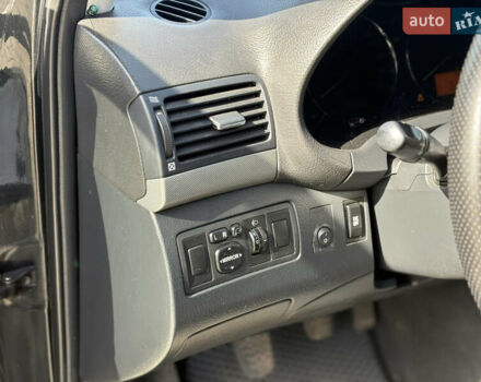 Черный Тойота Авенсис, объемом двигателя 2 л и пробегом 296 тыс. км за 6200 $, фото 26 на Automoto.ua