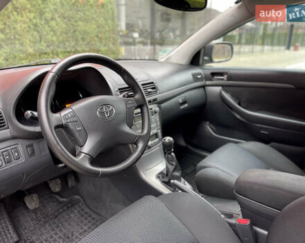 Черный Тойота Авенсис, объемом двигателя 2 л и пробегом 271 тыс. км за 6599 $, фото 16 на Automoto.ua