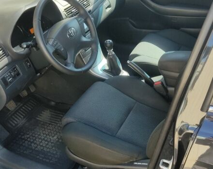 Черный Тойота Авенсис, объемом двигателя 1.8 л и пробегом 195 тыс. км за 7250 $, фото 3 на Automoto.ua