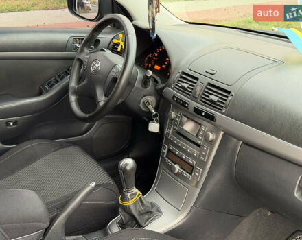 Черный Тойота Авенсис, объемом двигателя 1.8 л и пробегом 243 тыс. км за 7999 $, фото 48 на Automoto.ua