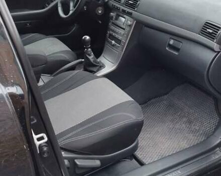 Черный Тойота Авенсис, объемом двигателя 2 л и пробегом 194 тыс. км за 8000 $, фото 3 на Automoto.ua