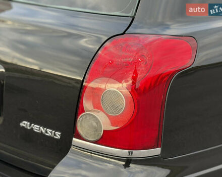 Черный Тойота Авенсис, объемом двигателя 1.8 л и пробегом 243 тыс. км за 7999 $, фото 13 на Automoto.ua