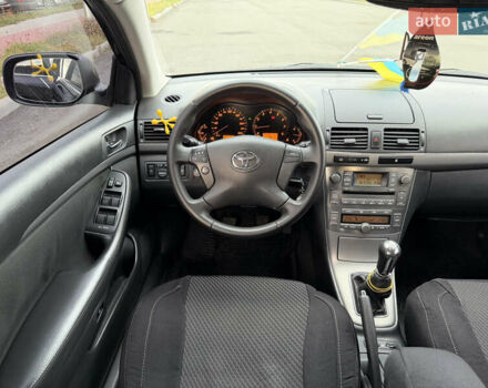 Черный Тойота Авенсис, объемом двигателя 1.8 л и пробегом 243 тыс. км за 7999 $, фото 50 на Automoto.ua