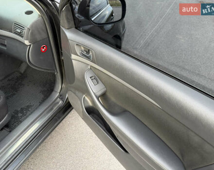 Черный Тойота Авенсис, объемом двигателя 1.8 л и пробегом 243 тыс. км за 7999 $, фото 54 на Automoto.ua