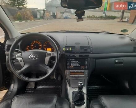 Черный Тойота Авенсис, объемом двигателя 2.2 л и пробегом 225 тыс. км за 7400 $, фото 6 на Automoto.ua
