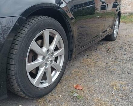 Черный Тойота Авенсис, объемом двигателя 1.6 л и пробегом 189 тыс. км за 8700 $, фото 9 на Automoto.ua