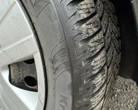 Черный Тойота Авенсис, объемом двигателя 1.79 л и пробегом 171 тыс. км за 7500 $, фото 16 на Automoto.ua