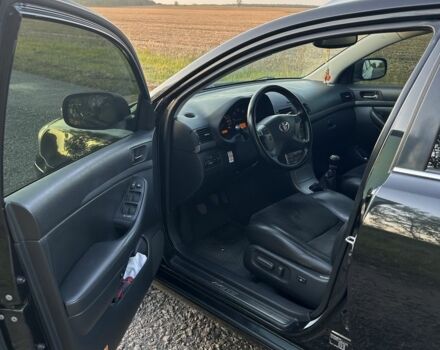 Чорний Тойота Авенсіс, об'ємом двигуна 2.2 л та пробігом 238 тис. км за 7500 $, фото 4 на Automoto.ua