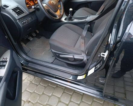Черный Тойота Авенсис, объемом двигателя 2 л и пробегом 221 тыс. км за 7800 $, фото 1 на Automoto.ua