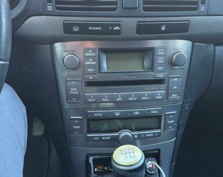 Черный Тойота Авенсис, объемом двигателя 2 л и пробегом 247 тыс. км за 3700 $, фото 7 на Automoto.ua