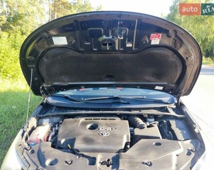 Черный Тойота Авенсис, объемом двигателя 2 л и пробегом 260 тыс. км за 8700 $, фото 7 на Automoto.ua