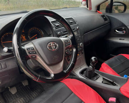 Черный Тойота Авенсис, объемом двигателя 2 л и пробегом 290 тыс. км за 6500 $, фото 5 на Automoto.ua