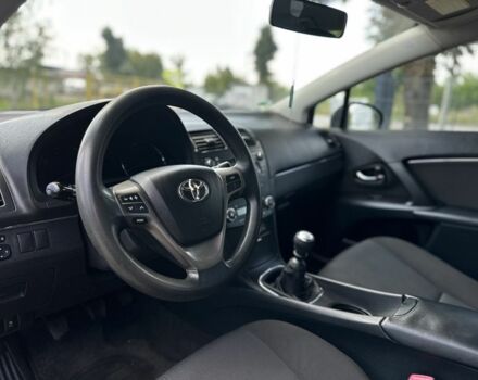 Черный Тойота Авенсис, объемом двигателя 1.6 л и пробегом 272 тыс. км за 8500 $, фото 5 на Automoto.ua