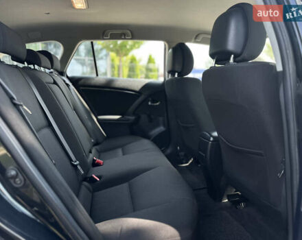 Черный Тойота Авенсис, объемом двигателя 1.6 л и пробегом 272 тыс. км за 8500 $, фото 46 на Automoto.ua