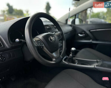Черный Тойота Авенсис, объемом двигателя 1.6 л и пробегом 272 тыс. км за 8500 $, фото 24 на Automoto.ua