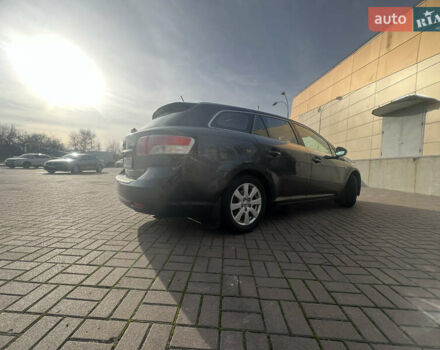 Черный Тойота Авенсис, объемом двигателя 1.8 л и пробегом 180 тыс. км за 8200 $, фото 3 на Automoto.ua