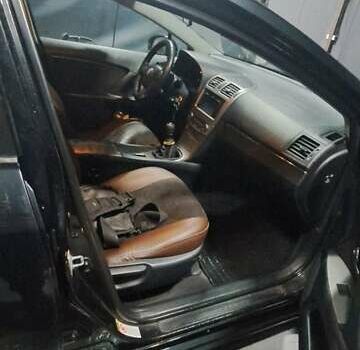 Черный Тойота Авенсис, объемом двигателя 2.2 л и пробегом 279 тыс. км за 8199 $, фото 7 на Automoto.ua