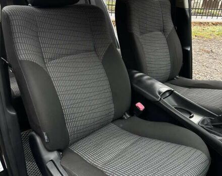 Черный Тойота Авенсис, объемом двигателя 2 л и пробегом 290 тыс. км за 7850 $, фото 17 на Automoto.ua