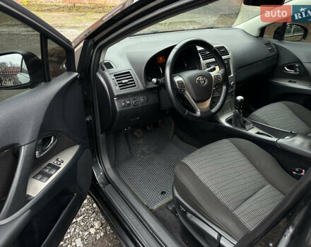 Черный Тойота Авенсис, объемом двигателя 2 л и пробегом 290 тыс. км за 7850 $, фото 13 на Automoto.ua