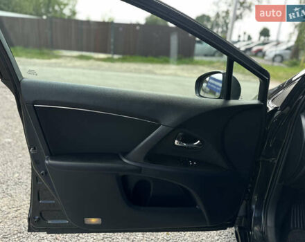 Черный Тойота Авенсис, объемом двигателя 1.6 л и пробегом 272 тыс. км за 8500 $, фото 22 на Automoto.ua