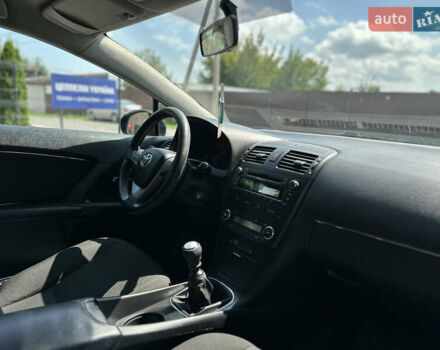 Черный Тойота Авенсис, объемом двигателя 1.6 л и пробегом 272 тыс. км за 8500 $, фото 48 на Automoto.ua