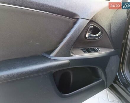 Черный Тойота Авенсис, объемом двигателя 2.23 л и пробегом 240 тыс. км за 8500 $, фото 17 на Automoto.ua