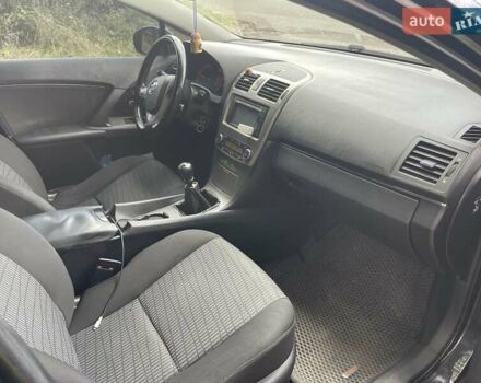 Черный Тойота Авенсис, объемом двигателя 2 л и пробегом 330 тыс. км за 7999 $, фото 6 на Automoto.ua