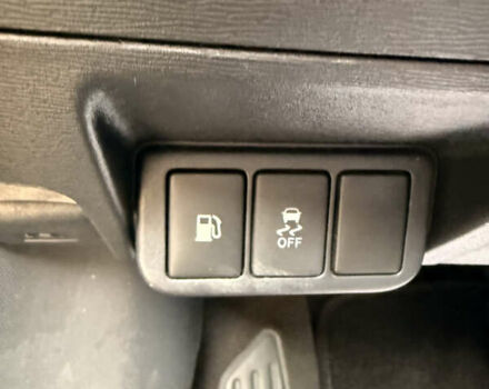 Черный Тойота Авенсис, объемом двигателя 2.2 л и пробегом 233 тыс. км за 9600 $, фото 14 на Automoto.ua