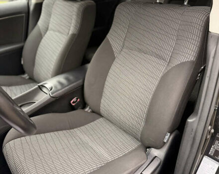 Черный Тойота Авенсис, объемом двигателя 2.2 л и пробегом 233 тыс. км за 9600 $, фото 15 на Automoto.ua