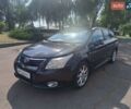 Черный Тойота Авенсис, объемом двигателя 2.2 л и пробегом 322 тыс. км за 8300 $, фото 1 на Automoto.ua