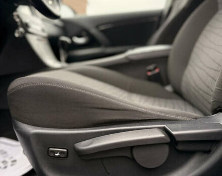 Черный Тойота Авенсис, объемом двигателя 2.2 л и пробегом 233 тыс. км за 9600 $, фото 16 на Automoto.ua