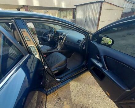 Черный Тойота Авенсис, объемом двигателя 2.2 л и пробегом 283 тыс. км за 9950 $, фото 5 на Automoto.ua