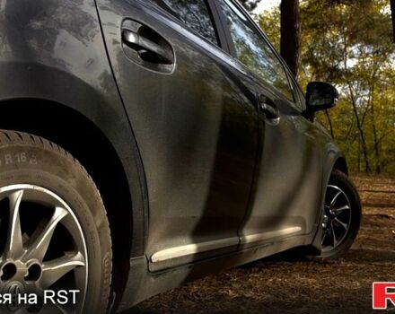 Черный Тойота Авенсис, объемом двигателя 2 л и пробегом 267 тыс. км за 12900 $, фото 5 на Automoto.ua