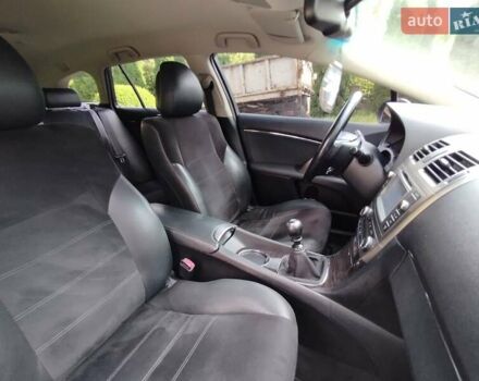 Черный Тойота Авенсис, объемом двигателя 2.2 л и пробегом 235 тыс. км за 10999 $, фото 16 на Automoto.ua