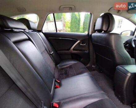 Черный Тойота Авенсис, объемом двигателя 2.2 л и пробегом 235 тыс. км за 10999 $, фото 12 на Automoto.ua