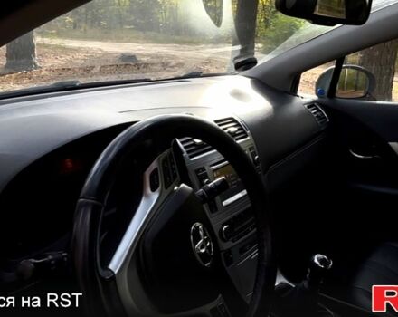 Черный Тойота Авенсис, объемом двигателя 2 л и пробегом 267 тыс. км за 12900 $, фото 1 на Automoto.ua