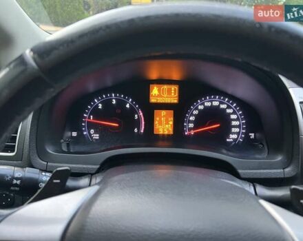 Черный Тойота Авенсис, объемом двигателя 2.2 л и пробегом 303 тыс. км за 9500 $, фото 11 на Automoto.ua