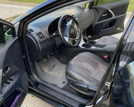 Черный Тойота Авенсис, объемом двигателя 2 л и пробегом 261 тыс. км за 11000 $, фото 11 на Automoto.ua