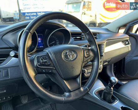 Черный Тойота Авенсис, объемом двигателя 2 л и пробегом 272 тыс. км за 11999 $, фото 5 на Automoto.ua