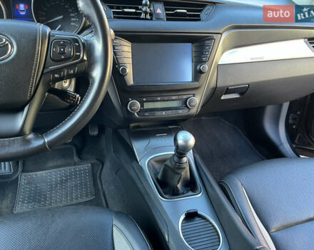 Черный Тойота Авенсис, объемом двигателя 2 л и пробегом 272 тыс. км за 11999 $, фото 3 на Automoto.ua