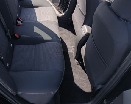 Чорний Тойота Авенсіс, об'ємом двигуна 2 л та пробігом 238 тис. км за 13600 $, фото 7 на Automoto.ua