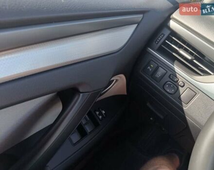 Чорний Тойота Авенсіс, об'ємом двигуна 2 л та пробігом 239 тис. км за 15500 $, фото 3 на Automoto.ua