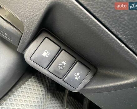 Черный Тойота Авенсис, объемом двигателя 2 л и пробегом 207 тыс. км за 12950 $, фото 71 на Automoto.ua