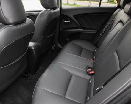 Черный Тойота Авенсис, объемом двигателя 0 л и пробегом 110 тыс. км за 12500 $, фото 12 на Automoto.ua
