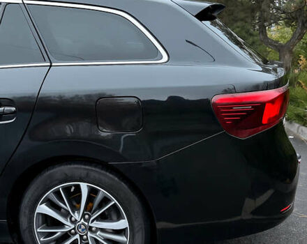 Черный Тойота Авенсис, объемом двигателя 2 л и пробегом 212 тыс. км за 13750 $, фото 7 на Automoto.ua