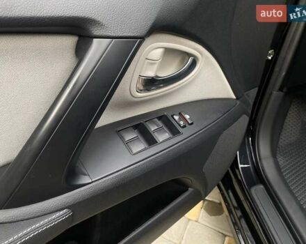 Черный Тойота Авенсис, объемом двигателя 2 л и пробегом 207 тыс. км за 12950 $, фото 86 на Automoto.ua