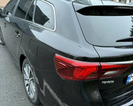 Черный Тойота Авенсис, объемом двигателя 2 л и пробегом 212 тыс. км за 13750 $, фото 5 на Automoto.ua