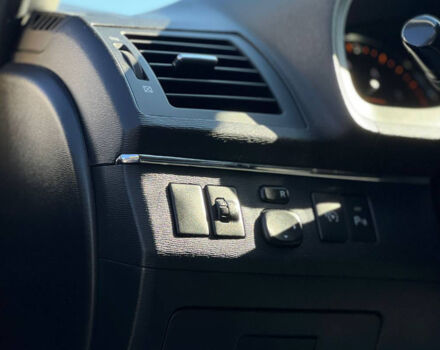 Черный Тойота Авенсис, объемом двигателя 2 л и пробегом 223 тыс. км за 9700 $, фото 6 на Automoto.ua