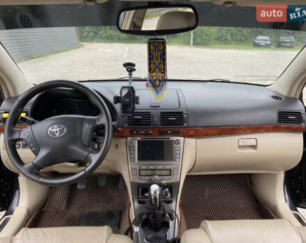 Черный Тойота Авенсис, объемом двигателя 2 л и пробегом 268 тыс. км за 5200 $, фото 6 на Automoto.ua