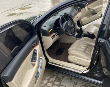 Черный Тойота Авенсис, объемом двигателя 2 л и пробегом 268 тыс. км за 5200 $, фото 7 на Automoto.ua